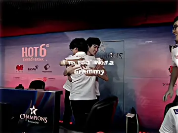When your idol needs inspiration, they look at Faker #t1 #leagueoflegends #faker #t1faker #leesanghyeok #skt #leagueoflegendsriotgames #leaguetok