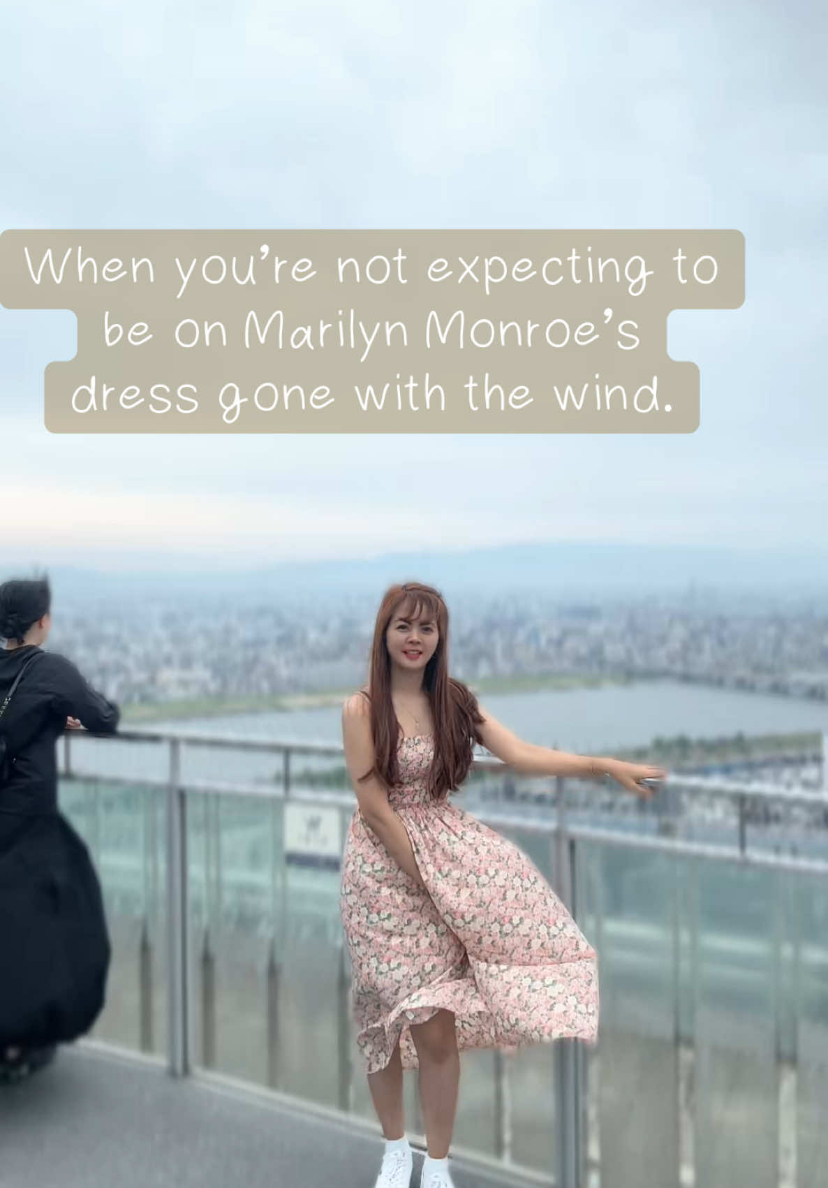When you wore a dress and not expecting to go here. Buti na lang mahaba haba ang sinuot kong panloob 😁. #lovewearingdress #marilynmonroe #windy #observatorydeck #kuchuteien #kuchuteienobservatory 