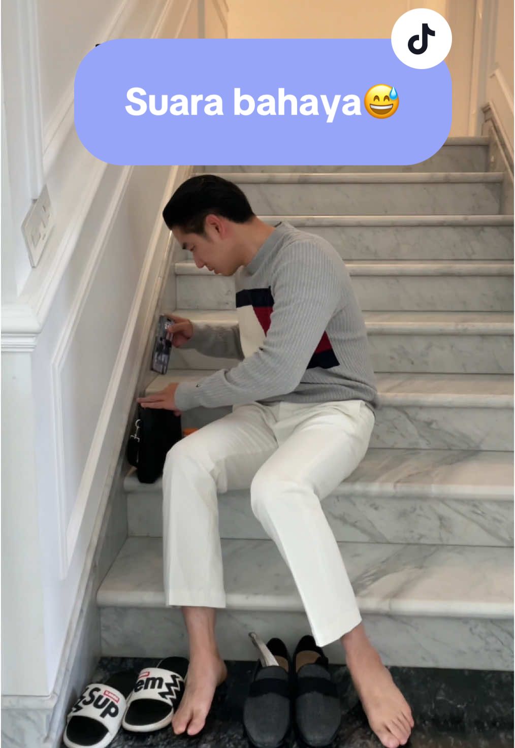 Ada yang tau itu tanda apa? Hehe