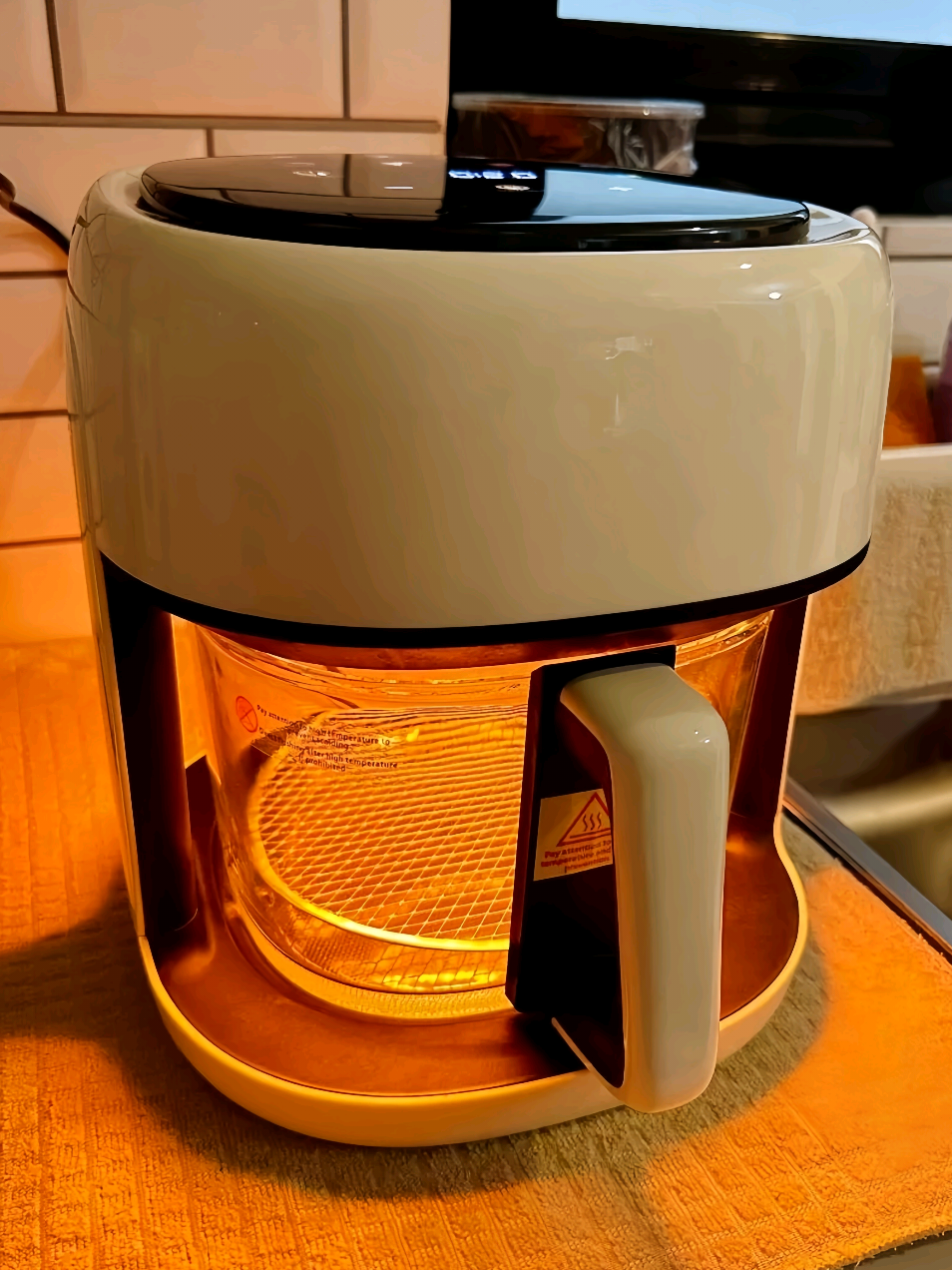 Sulit at maganda talaga ang Air fryer na'to! Para sa link ng product click this 👉@Celyn Stalone #ookas #visual #glass #airfryer #digital #touch #screen #smokeless #fullyautomatic #musthave #appliances #smart #gadget #foryou #fyp #trynow 