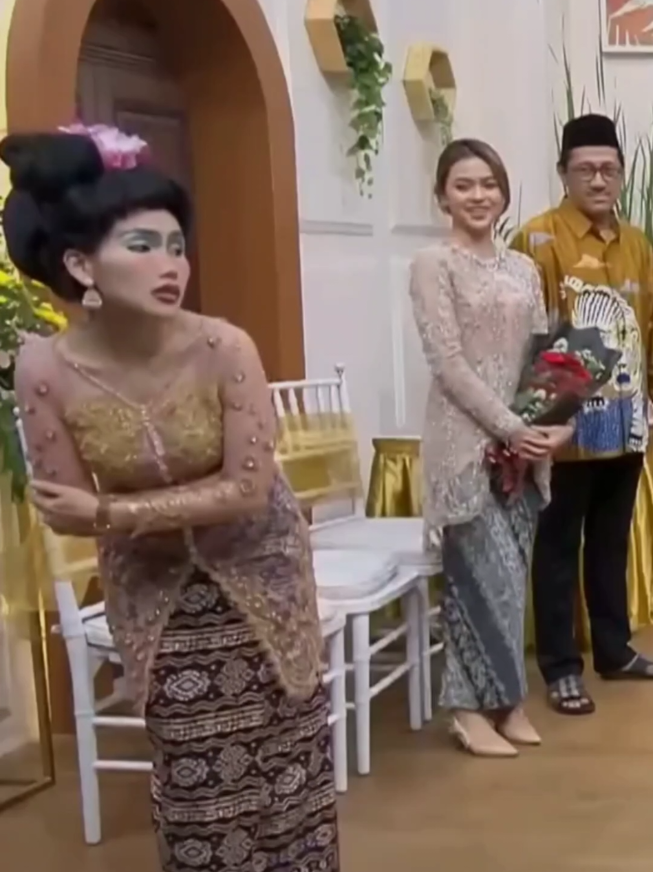 BTS trans7 lucu ayu ting Ting disuruh berobat#komeditiktok #btstrans7 #btstrans7lucu#bercandatapisantai #ayutingtingdisuruhberobat#