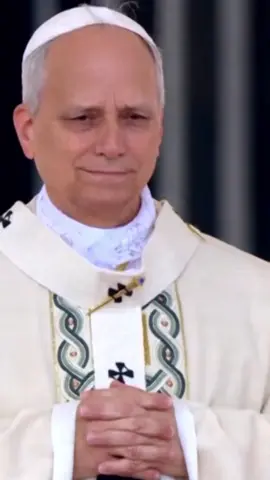 Messe d'inauguration du pontificat du Pape Léon XIV, le 18 mai 2025.  Prions pour le Pape et pour la sainte Église catholique. Que le Seigneur veille sur lui durant son pontificat et qu'Il protège son Église ! Amen !🙏 #tiktokchretien #chretien #catholique #pape 