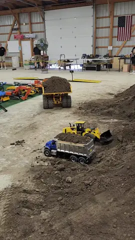 Huge Rc Dump Truck Marysville Rc Construction show #rcconstruction #rc #rctruck 
