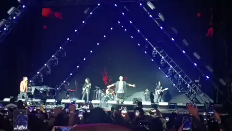 Coleccionista de canciones... #conciertocamila #cochabamba #fpppp 