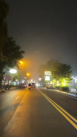 Katanya orang Boyolali itu gak setia ?? Ya mungkin kamu belum menemukan orang yang tepat. Coba cari lagi  Video ini baru diambil sekitar jam 7, tgl 18 Mei, sehabis hujan dan rasanya syahdu sekali