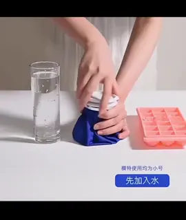 القربه الدائريه ❤️ خامه بلاستيك من الداخل ستان  من الخارج  المقاس 15 سم  بشكل جديد ومميز عن القربه التقليديه..... ومن المعروف عن فوائد القربه انها  تستخدم لعلاج مشاكل بالعظام والمفاصل والام الظهر  ومن يعانون من عدم دفء اطرافهم... والام الطمث والدوره الشهريه للسيدات  وكمدات سخن وبارد للاطفال والكبار  لأن خامتها من الداخل ثقيله لوضع المياه الساخنه والبارده بداخله ومغطاه  للحفاظ علي حرارتها فتره اطول من المعتاد السعر✅✅ دلع