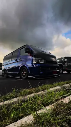 The unique hiace 💙#fyp#mauritius🇲🇺 #thailand #viralvideos#goviral#hiace#toyota#pourtoi#like#xybca #40kviews @KU551 🔥🙌🏻