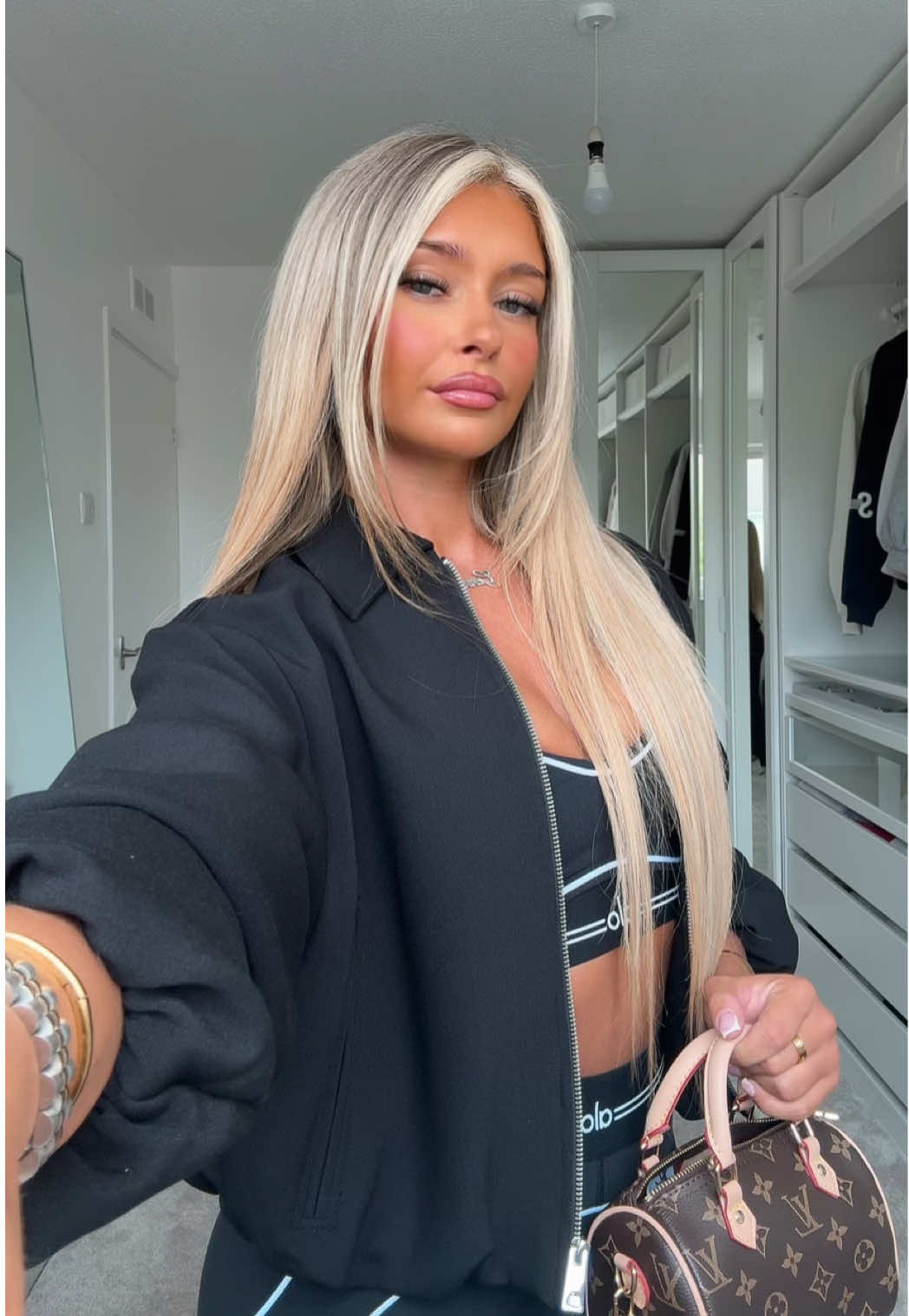 birthday outfitttt #alo #bday #OOTD #fashion #newin #spring #Summer #ss25 #inspo #outfit #viral #tryon #haul #trending #fyp @Alo Yoga 