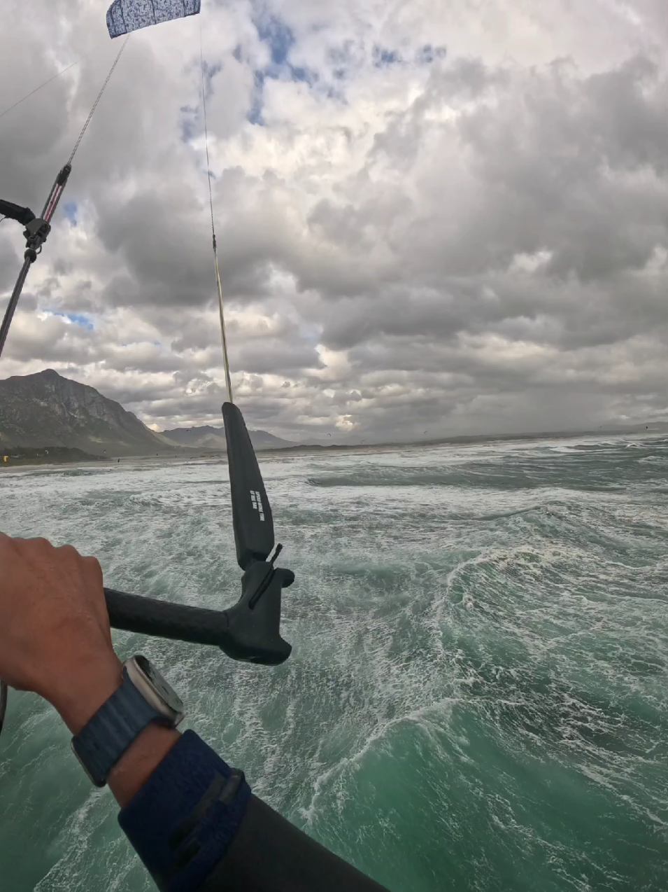 🌊🌊#kitesurfing #takeoff #tik_tok #flying #povvid #crazy #kitesurf #fyp #waves 