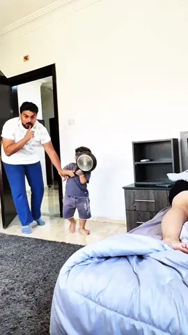 I don’t stop laughing 😂  #scare #prank #funnyprank #viralvideo #fypシ #tiktok2025 #trending #funnyvideo #jumpscare #scareprank #newyear #funny #scarecam #challenge #laugh 