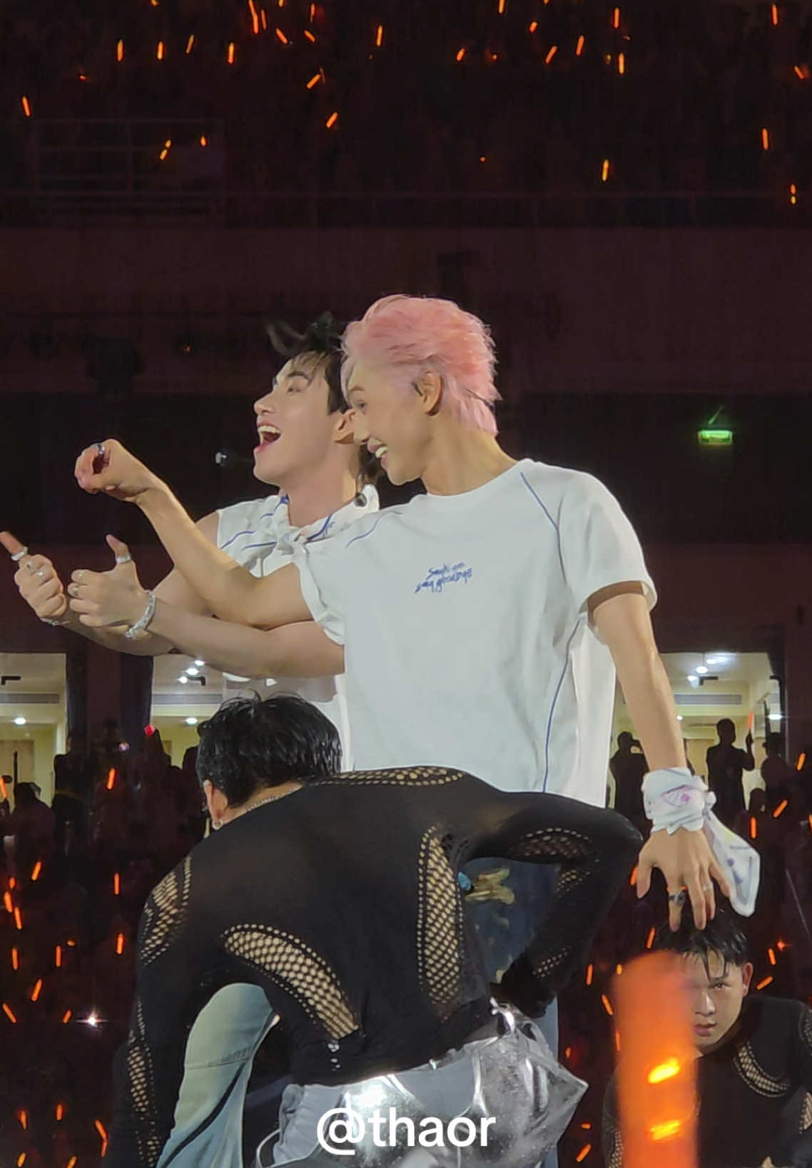 Có mỗi vậy mà cười cả ngày được #concertatshday6 #hunghuynh #jsol 