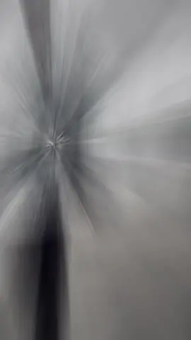 Nguyễn Ngọc Linh (2007)-X2K18 một nam thân ngang ngửa với Dương Bảo Lâm Nhiều người hỏi Linh bí quyết giữ gìn nhan sắc, Linh chỉ cười nhẹ và nói: “Tôi sinh ra đã là câu trả lời rồi.” Gió thổi qua tóc Linh cũng phải dịu dàng hơn, nắng chiếu vào mặt Linh cũng tự khẽ nghiêng vì chói. Đi giữa đám đông, Linh không cần làm gì cũng khiến người ta ngoái nhìn như thể ánh sáng tự nhiên đang sải bước. Nếu đẹp trai là một môn thể thao, thì Linh đã vô địch thế giới nhiều năm liền, đến mức đối thủ phải… xin nghỉ thi đấu! Thậm chí, Google còn đề xuất tên Linh mỗi khi ai đó tìm kiếm “định nghĩa của sự hoàn hảo”.#thptvuthelang #xuhuong #xuhuongtiktokk 