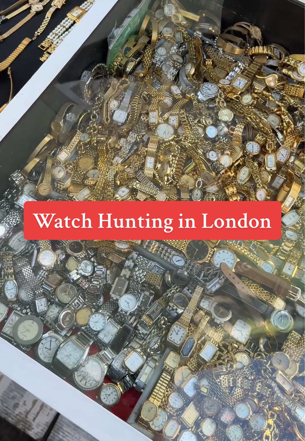 Can you find good vintage watches at London’s Portobello Road Market? @luckytimelondon #watchtok #watchhunting #londonwatchdealer #portobelloroadmarket #portobellomarket #vintagewatch 