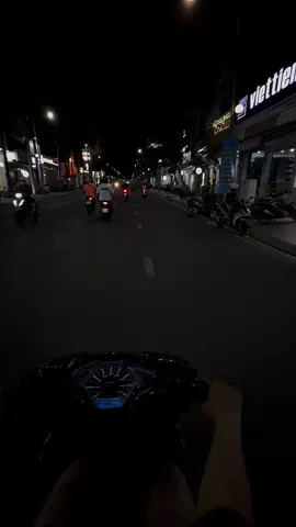 Thế giới bé thôi, không to được bằng đôi mắt em... 🫣