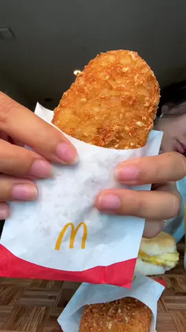 eat McDonald’s breakfast with me 🥺🫶 @McDonald’s  #mukbang #Foodie #asmr #cleanmukbang #foodtiktok #foodsounds #eatingsounds #mukbangtiktok #creatorsearchinsights #mcdonalds #mcdonaldshacks #mcdonaldsbreakfast #breakfast #breakfastideas #breakfastmukbang 