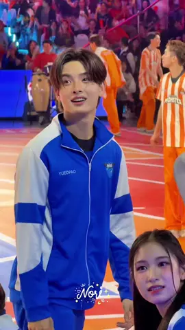 พี่โชนแห่งวงการทีป๊อปมาก ขุนพลหล่อทุกวินาที @KHUNPOL BUS  #OLYMPOPDAY #olympop2025 #busbecauseofyouishine #KHUNPOL 