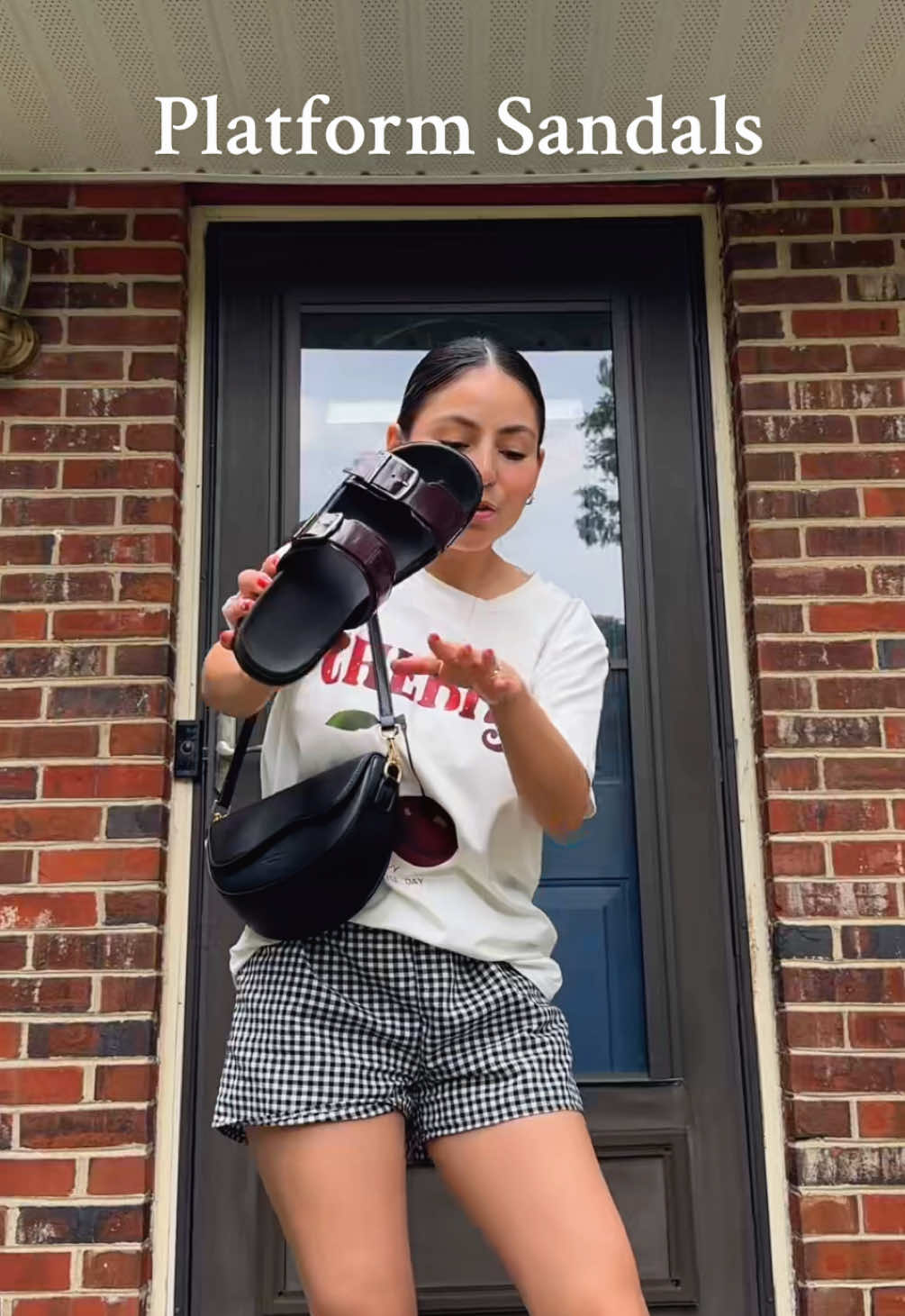 Super cute! 😍 #platformshoes #platformsandalsoutfit #platformsandals #sandals #slides #shoes #shoe #shoesforwomen #slippers 