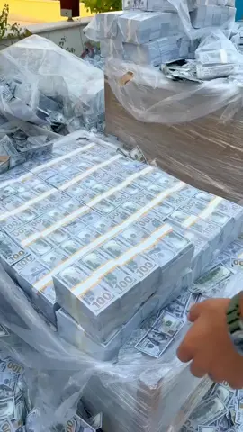 #follow your dreams 💸💸💸