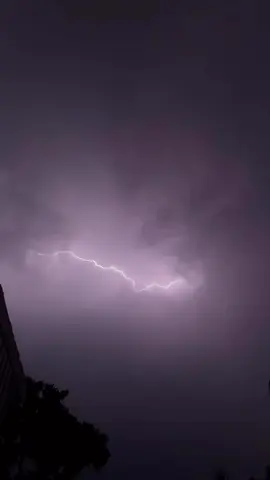 It was 40 degrees in the morning 🫠 #fyp #islamabad #weather #thunderstorm 