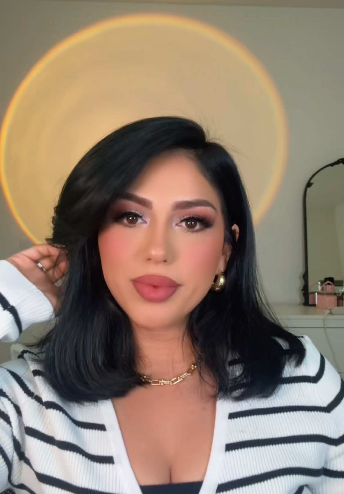 Makeup transition 🤍   Using @Araceli Beauty lashes in style : Cabo 💗  Lip tint : @Maybelline NY  #makeuptransition #makeuplover #makeup #transition #nomakeup #before #after #datenight #datenightmakeup #latinacontentcreator #10k #almostthere #viral #aracelibeauty #lashes 