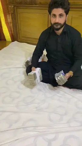 Tesh pa dedan bndi mayeen em #CapCut #kpkpolice #foryou #foryourpage #standwithkashmir #sot_kille123 #illu #crew7 #standwithpalestine #viraltiktok #smile #9screens #bhuran__tv 