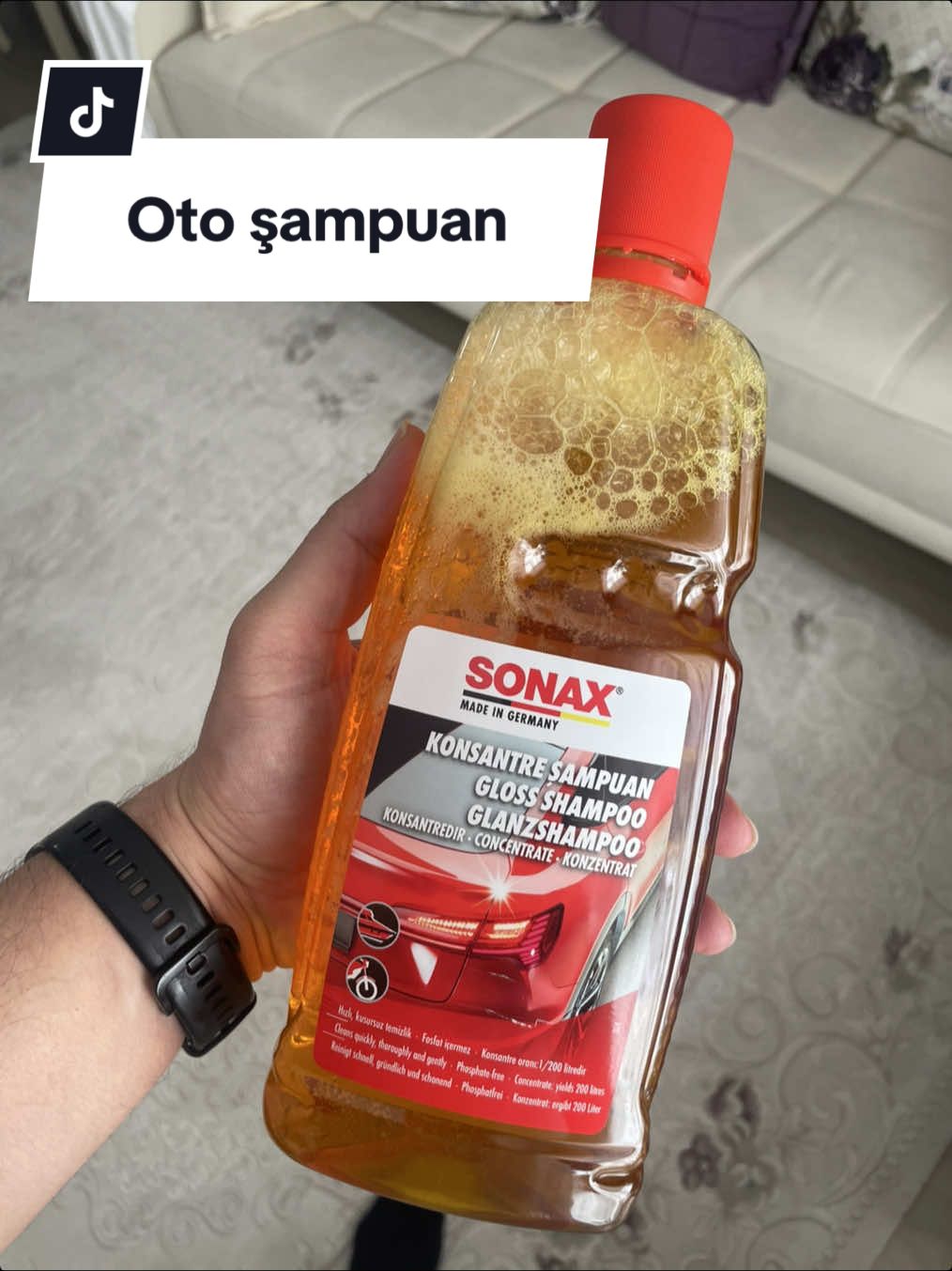 Sonax Konsantre Gloss Shampoo Kargo Açılışı! “Daha önce kullandığım ve bayıldığım Sonax Konsantre Gloss Shampoo elime ulaştı! 🎉 Paket açılışını kısa ve öz şekilde paylaşıyorum. 1 litre konsantre ürün ile 200 litre hazır şampuan elde ediliyor. Kısa videoda köpük performansı ve ambalaj kalitesine de hızlıca değindim. İyi seyirler!” #Sonax #GlossShampoo #Unboxing   #OtoBakım #CarCare #DetaylıTemizlik   #KonsantreŞampuan #CarWash #Shorts   #autodetailing 