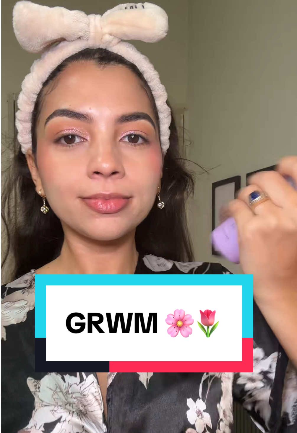 GRWM para la iglesia ✨ con esta canción que no me saco de la cabeza 😅💖 A veces arreglarte también es parte de florecer por dentro 🌷 #DomingoBonito #FlorecerDesdeAdentro #creatorsearchinsights 