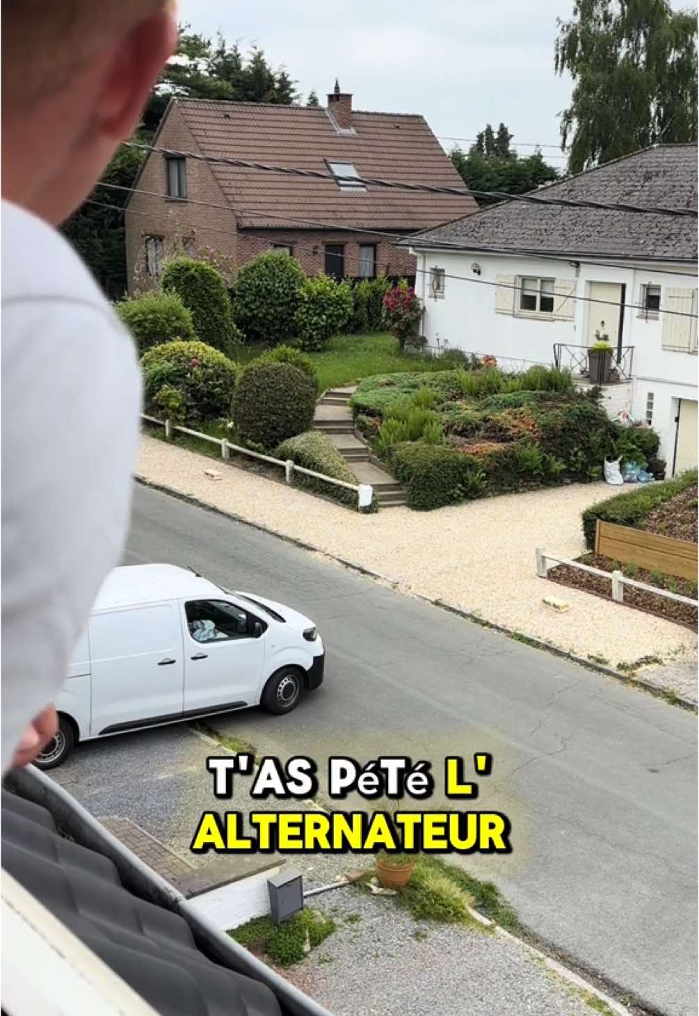 POV : je lui fais croire que sa voiture est cassée 😂🔧🚗#humour #drole #comedie 