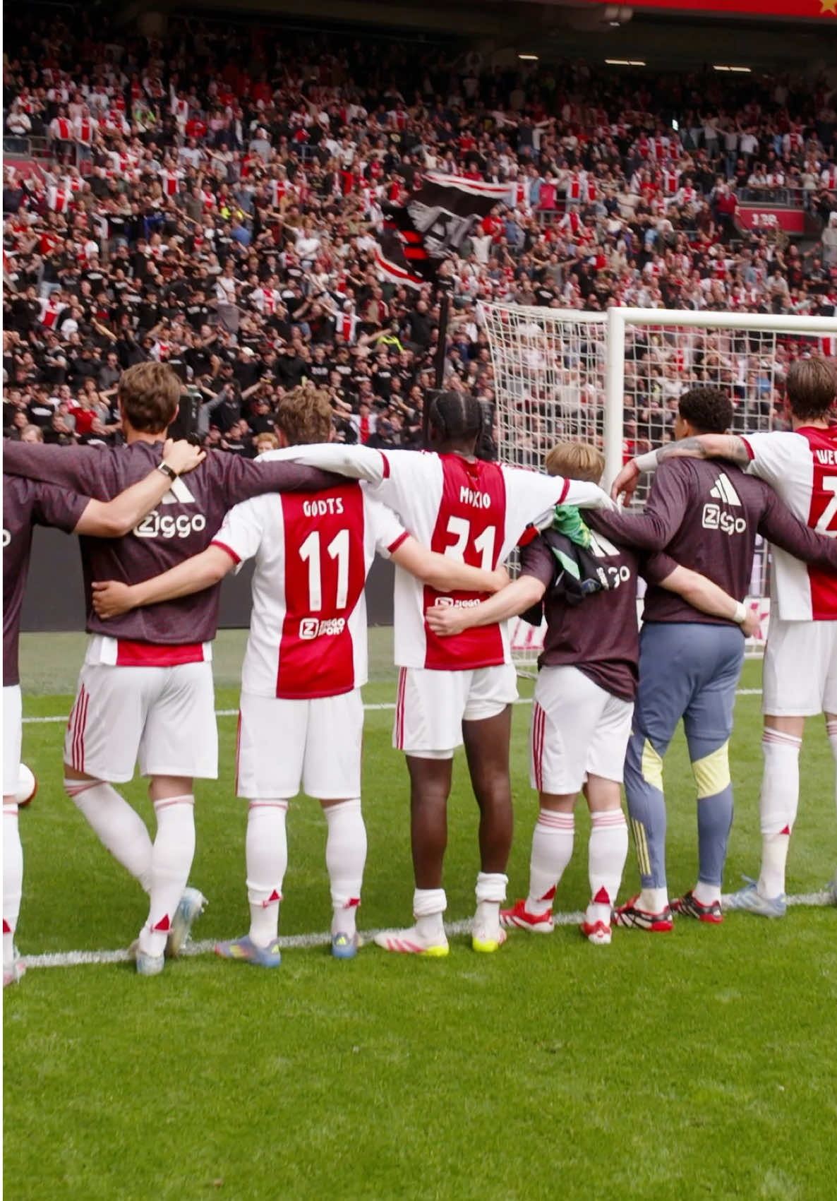 ‘Ajax Amsterdam, de mooiste club, van Nederland’ ❤️