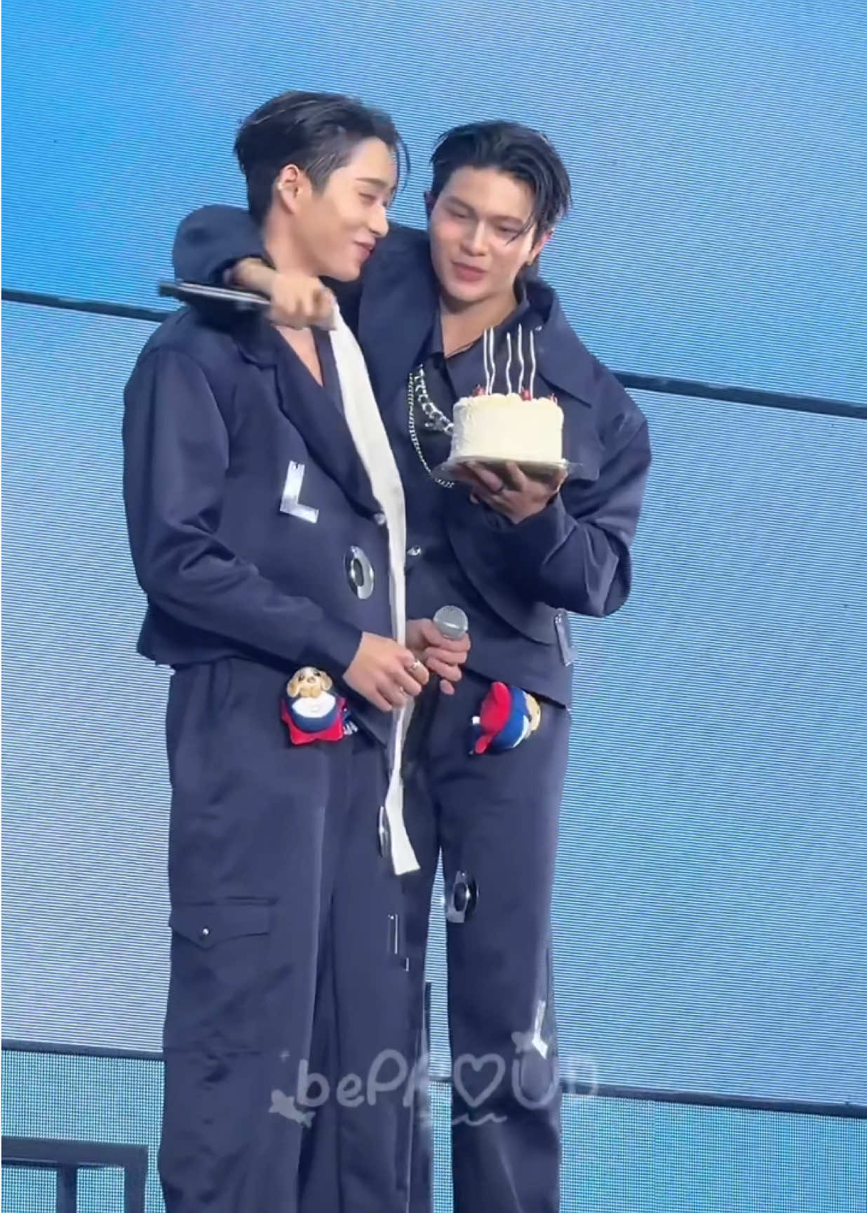 วันสำคัญของคนสำคัญ  ครอบครัว gmmtv อบอุ่นกับน้องเอสมากเลย 😭 