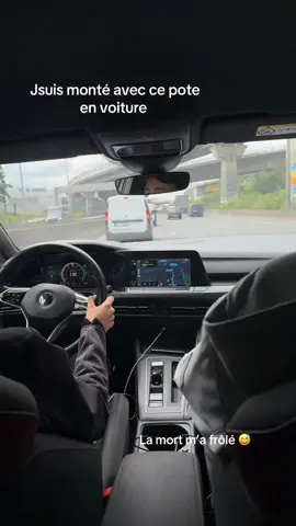 Tags un pote à toi qui roule comme ça #fyp #pourtoi #drole 