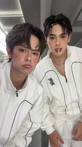 ??? @Duy Đặng #TanBinhToanNang 