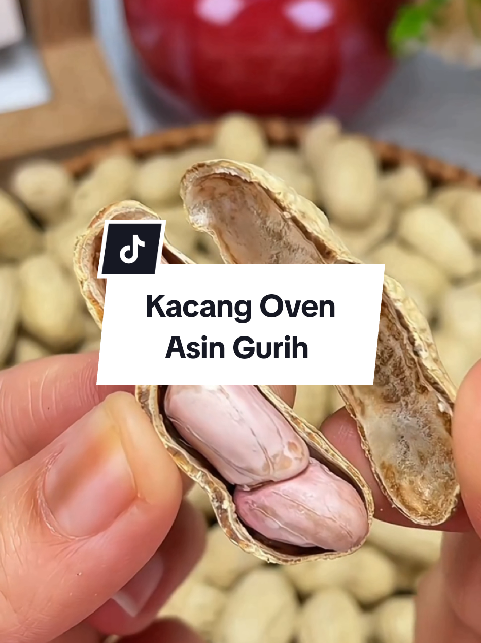 Rasanya gurih, renyahnya bikin nagih Kacang Oven Kacang Asin, teman setia saat santai atau kumpul bareng keluarga, sahabat atau temen  Lebih sehat tanpa digoreng, tetap lezat sampai butir terakhir 😍 #KacangOven #KacangAsin #CemilanSehat #RenyahGurih #CemilanRumahan #SnackSehat #CemilanKeluarga #NgemilTanpaRasaBersalah #KacangEnak #CemilanOven 