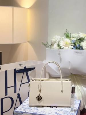 Túi xinh dành tặng cô gái tuyệt vời