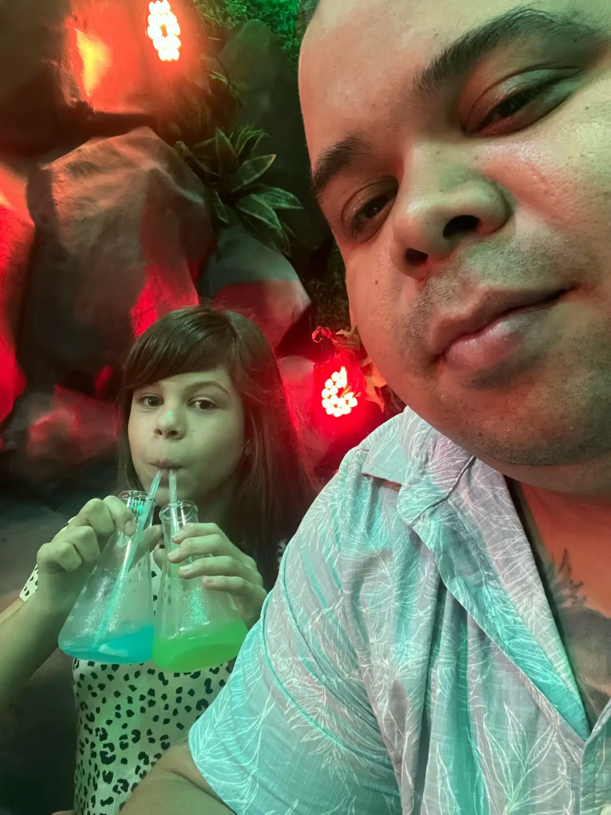 Nunca estamos preparados para uma perca 😔  Às vezes tento me esforçar para não chorar e ver minha família bem , mas tem horas que a saudade bate e vem forte queria que fosse um pesadelo ou um sonho e que nós logo iríamos acordar , mas é difícil acordar e não vê vc aqui , é difícil dormir e não vê vc aqui - aquele abraço gostoso que só vc sabia dar e falar e aquelas palavras papai te amo me deixava muito feliz , filha quero que saiba que vou sempre levar vc comigo e nunca mais nunca vou abandonar nossa família ( papai te ama ) já já iremos nos encontrar novamente te amamos muito ❤️😔🙏🏼  Sr jesus cuida da minha filhinha meu Pai 🥲