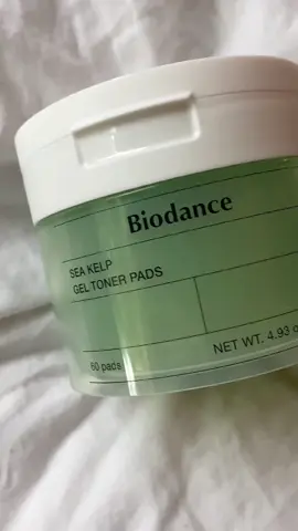#gifted_by_biodance  calm,soothed, glowy skin? Say Less! gifted by Biodance @Biodance Store US #biodanceseakelptonerpads #biodancetonerpads#koreanskincare#kbeauty#redness#skinirritation#skincare#summerskin#glassskin#skincareroutine#BeautyTok#BeautyReview#tonerpad#skincaretips#viralbeauty#latinacontentcreator#beautycreator#creatorsearchinsights#viral#fyp 