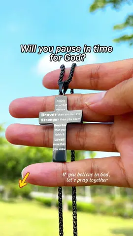 A sturdy stainless steel necklace, where the flag and cross tell a tale of loyalty. Gift it to the special man in your life, and may faith light his way! #trending #cross #necklace #americanflag #gift #bf #bible #faith #christianfaith #jesussaves #tiktokshop #tiktokfinds #fatherson #boyfriend #giftideas #bfnecklace #man #son