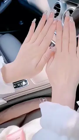 Bí quyết giúp tay mình luôn đẹp ,mềm mịn ,thon gọn nhờ em kem dưỡng tay Hoa Anh Đào này nhé#kemduongda #kemduongdatay