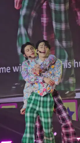 งัดทั้งงัด 🤣🎸🦈 #LOLFanFest2025D2  #williamjkp  #EstRvp  #WilliamEst  #วิลเลี่ยมเอส 