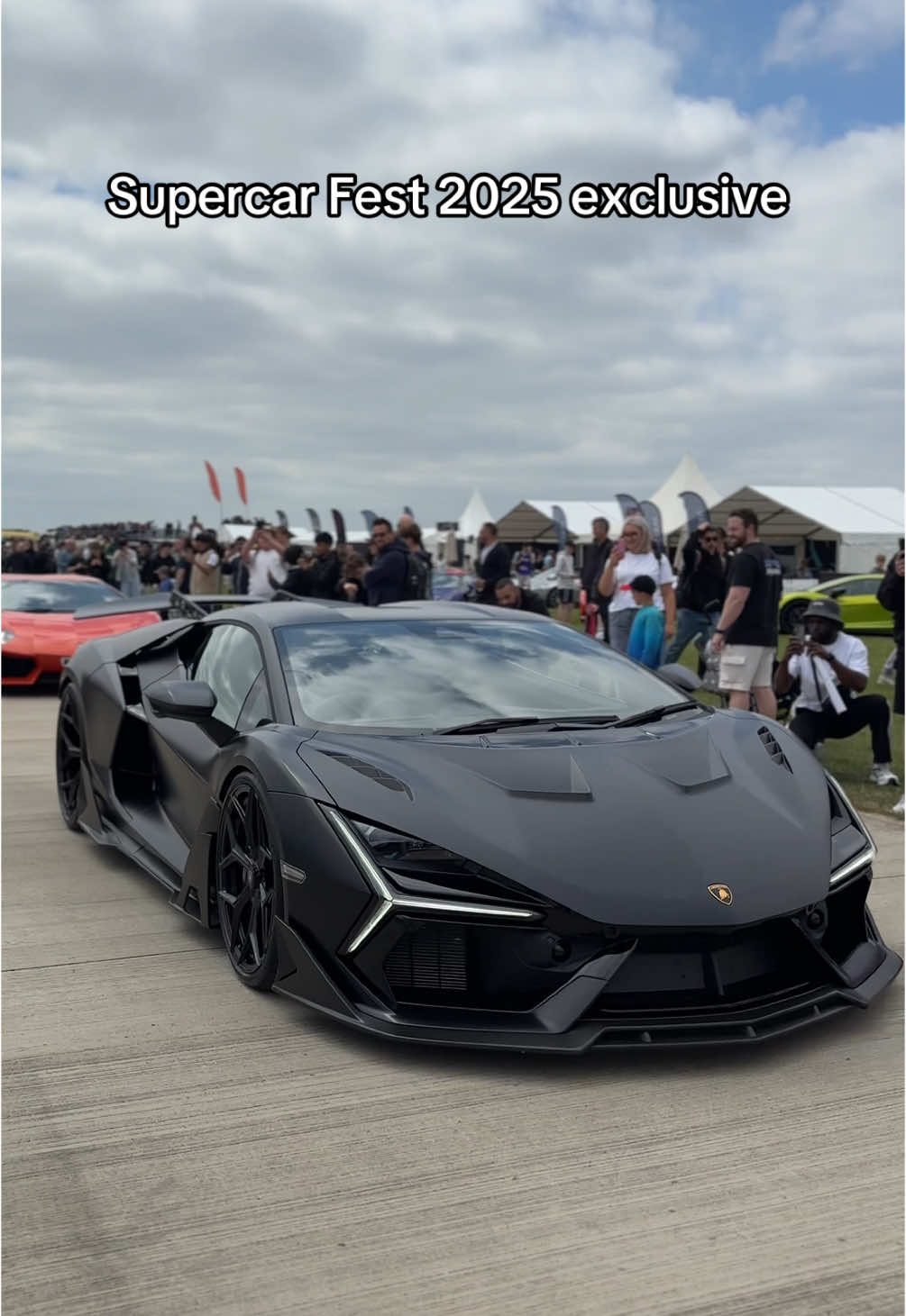 🖤 INSANE Lamborghini Revuelto Gintani with Dukedynamics bodykit - absolute beast at #supercarfest2025 only one in the world. Would you drive this? #lamborghinirevuelto #gintani #dukedynamics #supercarfest2025 #1of1 #hypercarspotting #sywellaerodrome 