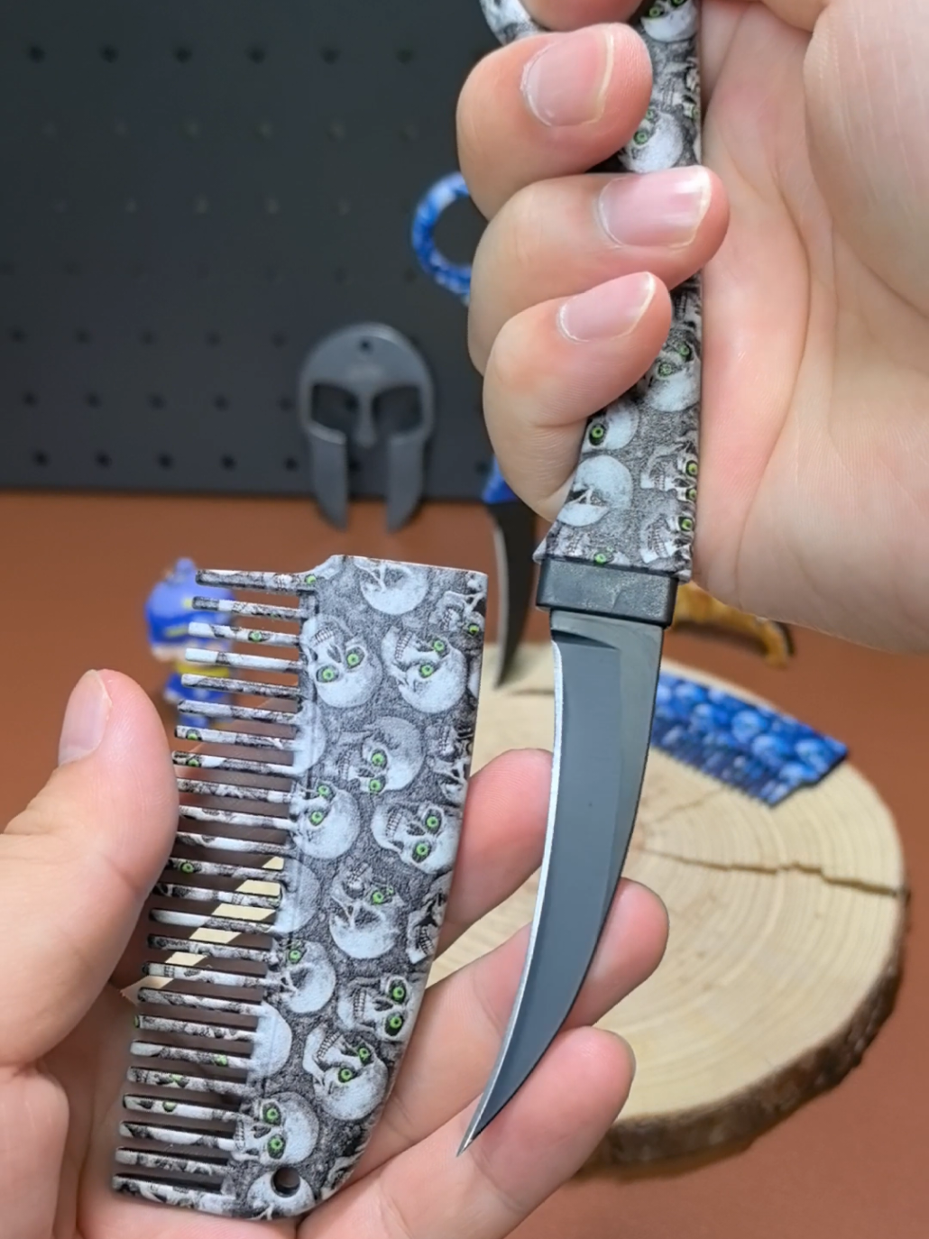 Do you want one?#EDCKnife #FoldingKnife #SurvivalGear #TacticalKnife #KnifeLovers #CampingGear #usa 