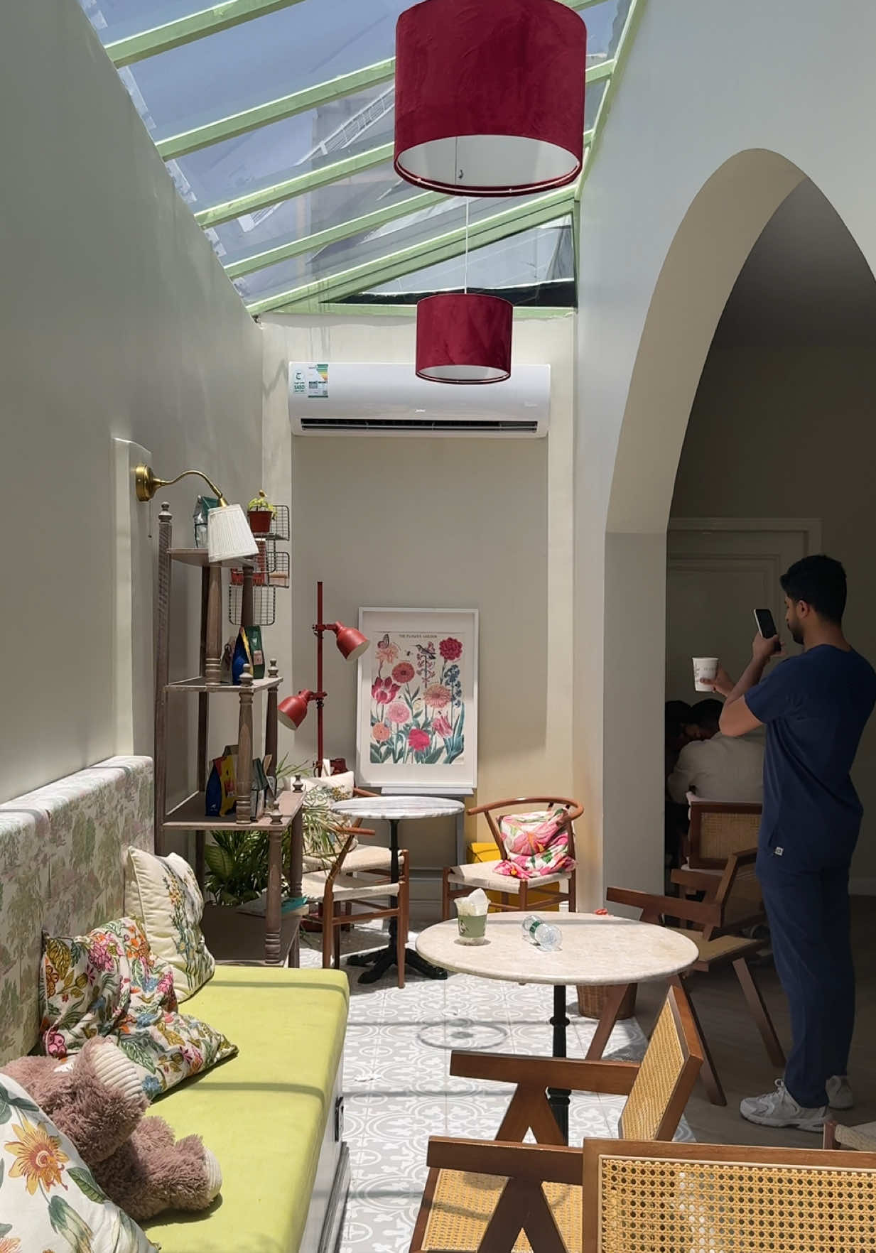 المكان يفتح النفس خيييالي 😍😍😍 @the white marble.sa  #whitemarble #الهفوف #كافيهات_الاحساء #explore #foryou #viral #explorepage #اكسبلور #ذا_وايت_ماربل #فطور_الاحساء #ترند_الاحساء #الشرقيه_الاحساء #قهاوي_الاحساء  #اماكن_فطور 