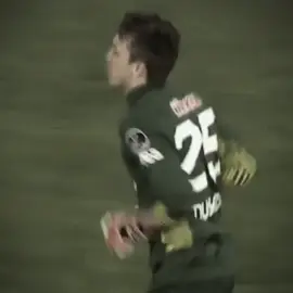 İlk golü ve son sezonundaki son golü.Ne kadar bu sezon kaptanın kalbini kırdıysak da bu anda gözü dolmayan Galatasaraylı değildir. Görüşürüz KAPTAN! … #muslera #galatasaray #1 #fyp