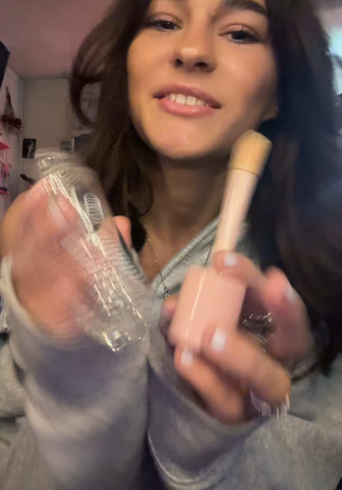 make jumbo lip gloss w/ me!!💋 @elfcosmetics #elfhaloglow #lipgloss #trending #makinglipsgloss #fyp #viralvideo 