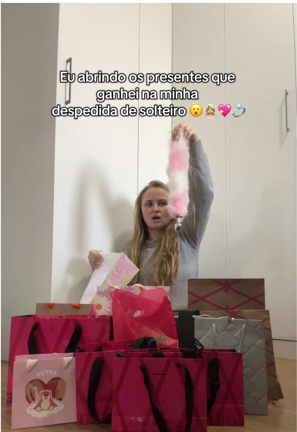 O momento real foi ICÔNICO 😂👰🏼‍♀️💖💍 #DiarioDaNoiva #casamento #Noiva #despedidadesolteira #humor 