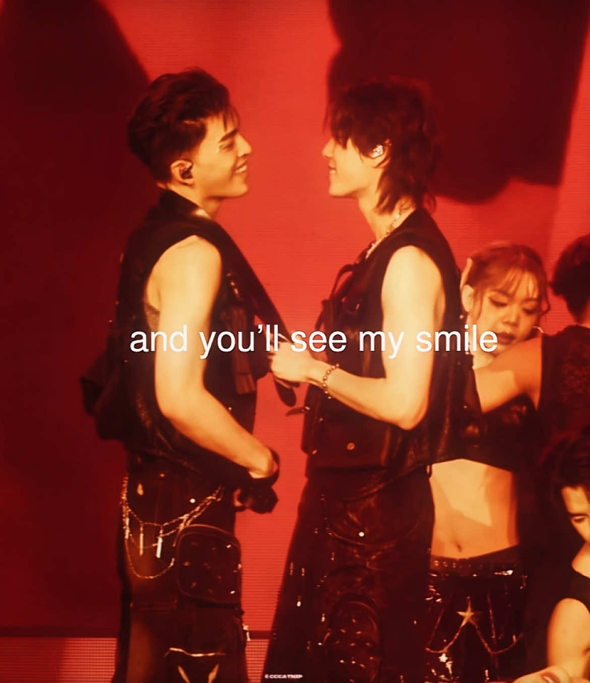 … so this was whatever sadistic was about! (ib louverue on x) #n4nonslvr #lolfanfest2025 #lolfanfest2025d2 #pondphuwin #ppnaravit #phuwintang #pondnaravit #phuwintangsakyuen #pondphuwinedit #gmmtv #risermusic #jasper #sadistic #thaiactors #blactors #fyp #foryou 