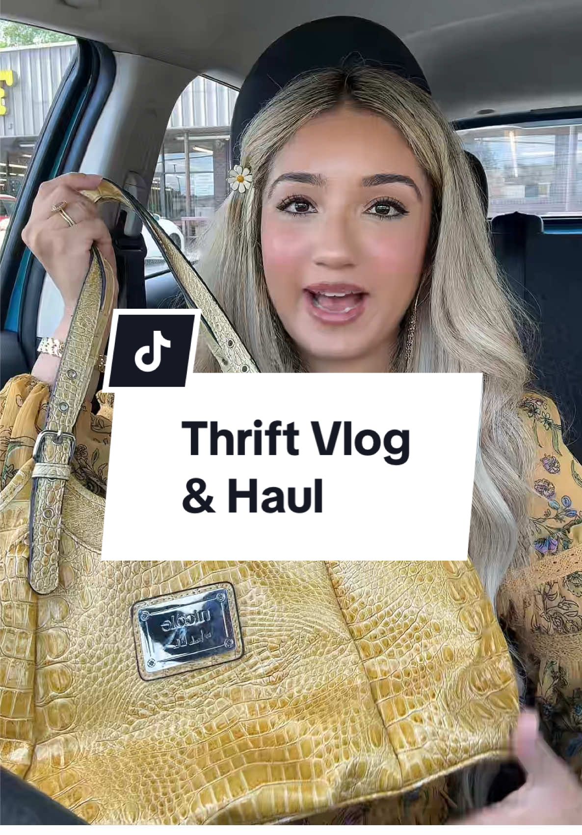 A little thrift vlog before I head back! #thriftwithme #summerthrifthaul #thriftedfashion #thriftvlogs #dayinmylife 