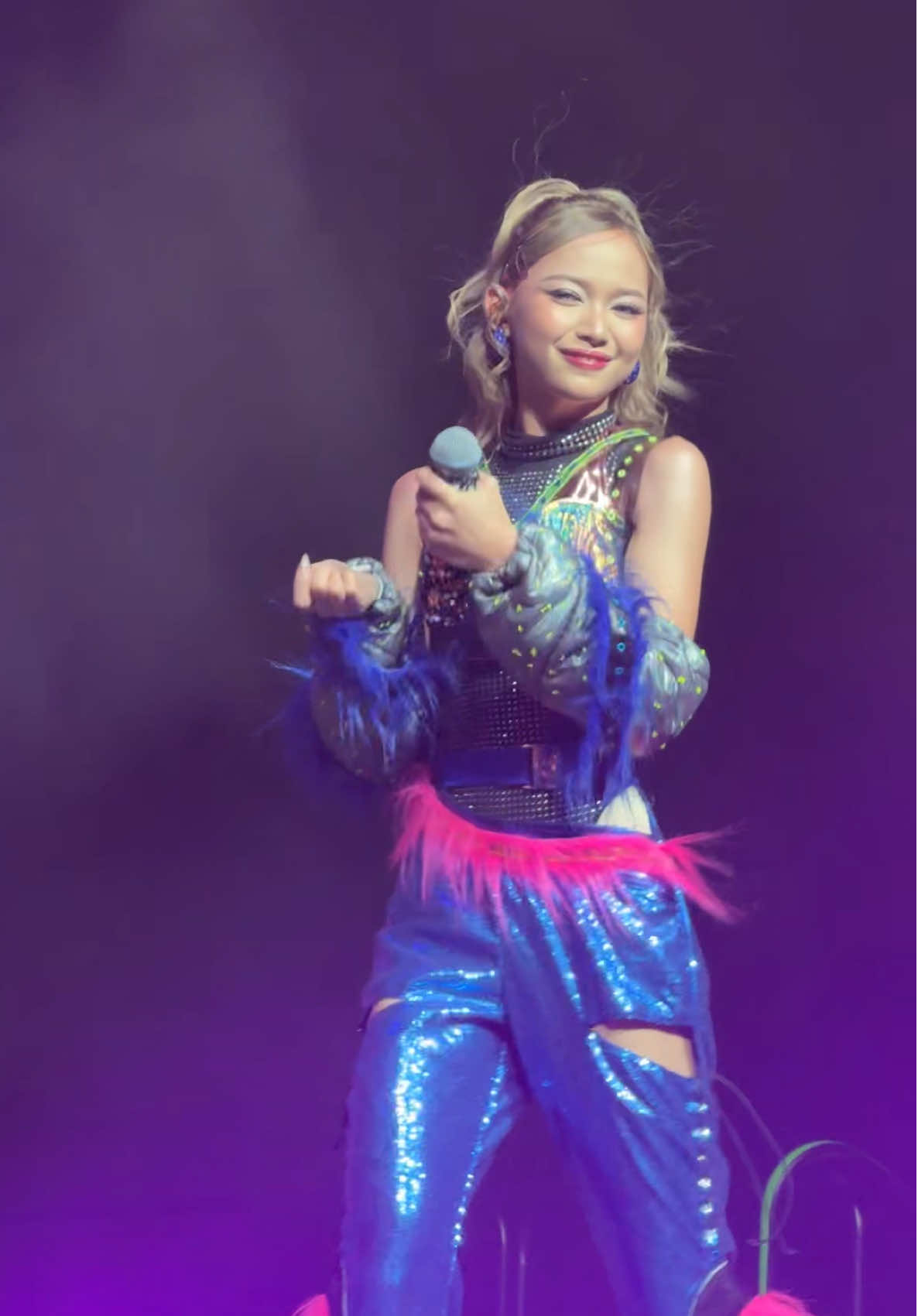 uuwing ikaw at ikaw ang bias, gwenny 🤟🏼🧡 @G W E N #biniverseworldtour #binidubai #biniworldtour2025 #binigwen 