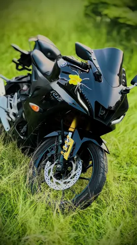 নারী কী এর থেকে ও বেশি সুন্দর ?🎀 #foryoupage #fyp #bike #v4 #song #creatorsearchinsights 