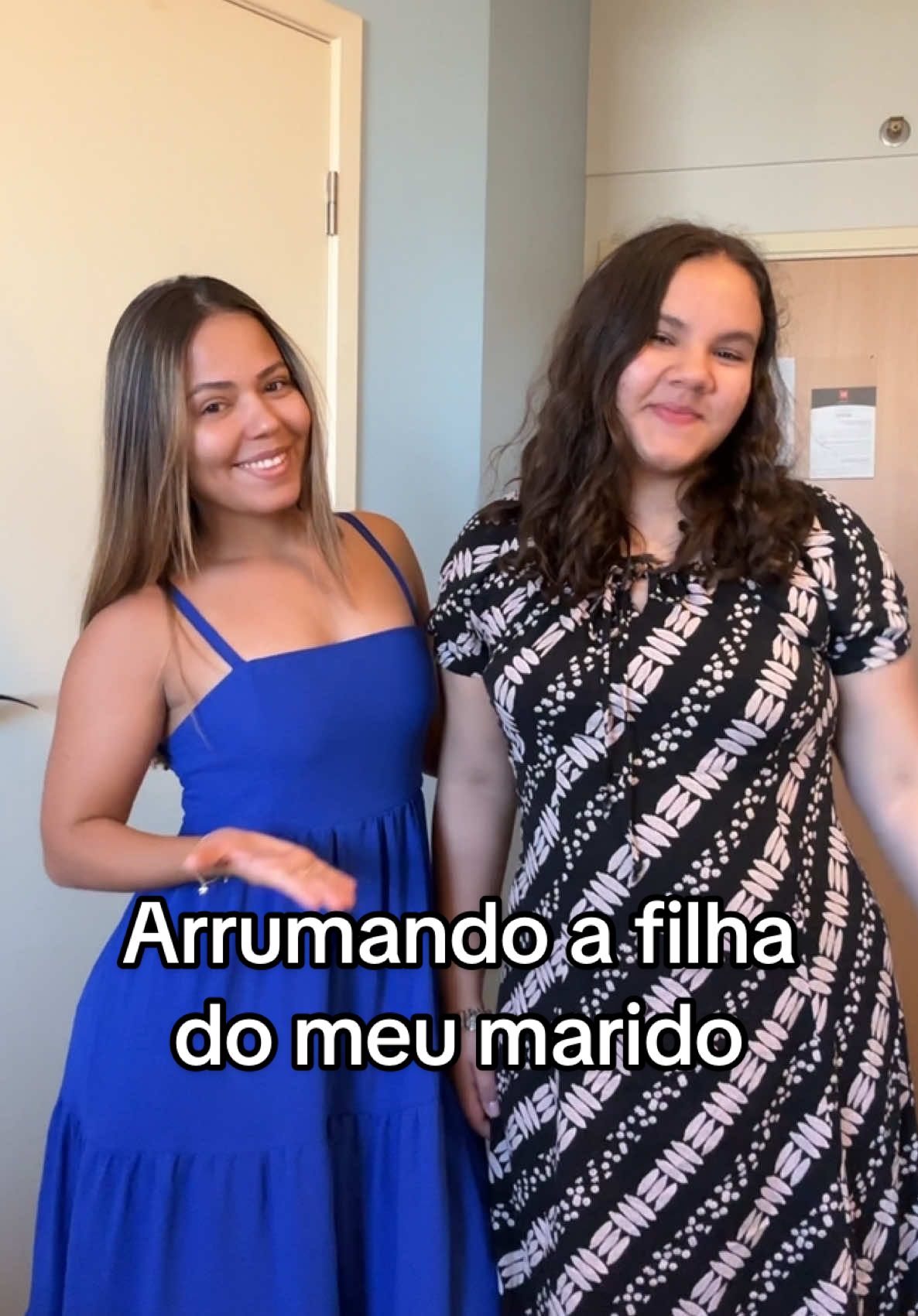 Arrumando a filha do meu marido - te amo @Chloe 🐢 ❤️